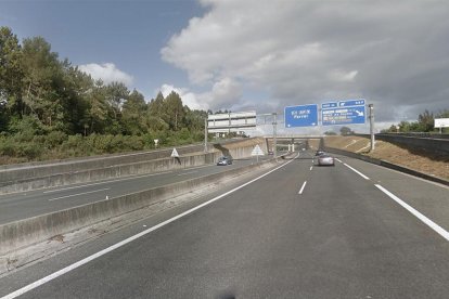 Los hechos se produjeron en la autopista AP-9 en dirección al Ferrol.