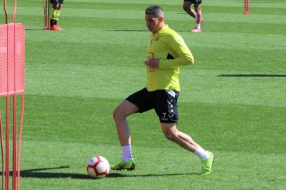 Barrada en un entrenamiento con el Nàstic.