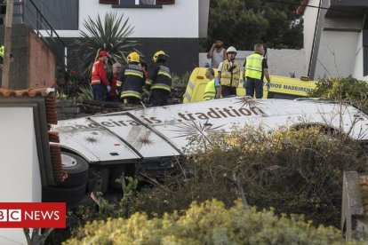 Imagen del autobús accidentado.