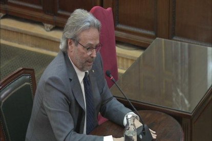 El expresidente del Parlament Ernest Bemach durante la comparecencia en el Tribunal Supremo.