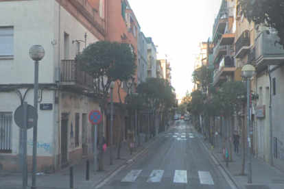 Imagen de la calle Xile de Badalona, donde han tenido lugar los hechos.