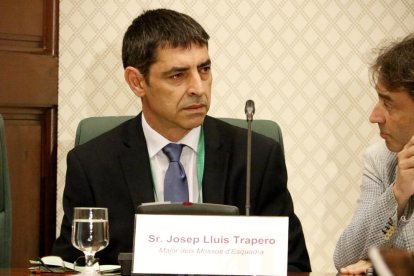 Plano medio del exjefe de los Mossos Josep Lluís Trapero en la comisión de investigación sobre los atentados.