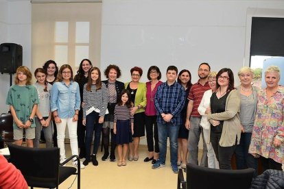 Foto de família dels premiats a la 38a edició.