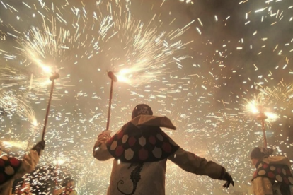 Imagen de archivo de los Diables Voramar en un correfoc.