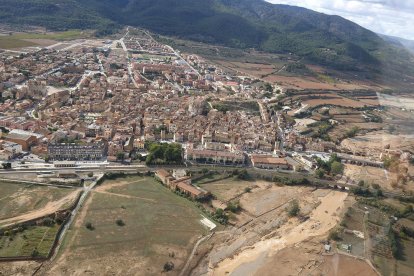 Imagen del río francolín a su paso por Montblanc después del temporal.