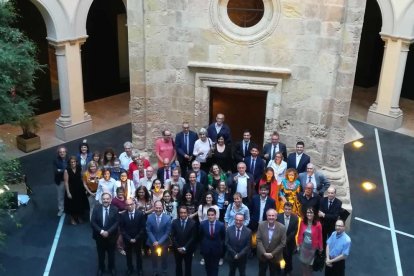 Participantes al acto de clausura del programa de Educación Financiera en las Escuelas de Cataluña (EFEC).