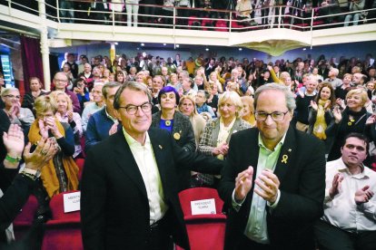 Artur Mas y Quim Torra ayer por la noche en el Teatre Metropol durante el acto de campaña de JxCat.