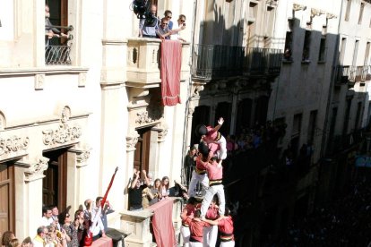 3 de 9 sense folre carregat de la Colla Vells dels Xiquets de Valls