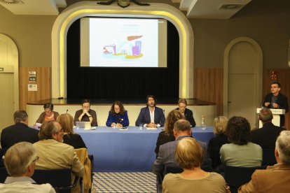 Moment del debat que la Plataforma Mercaderies per l'Interior va organitzar ahir amb els candidats a les eleccions generals.