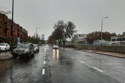 El carrer Alicia Moreau de Justo de Buenos Aires sense llum.