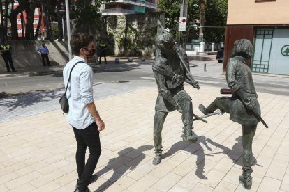 L'escultura va ser inaugurada ahir a la nova plaça.