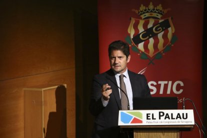 Lluís Fàbregas, durante la Junta General de Accionistas celebrada este pasado martes en el Palacio de Congresos de Tarragona.