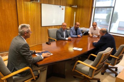 Vale Pino i José Garcia durant la reunió amb Joan Sabaté.