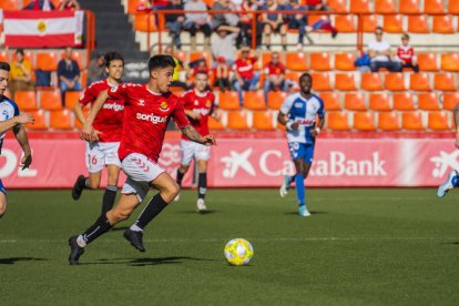 Un moment del Nàstic-Ebro, duel en el qual va caure lesionat Brugui, que està a punt de reaparèixer.