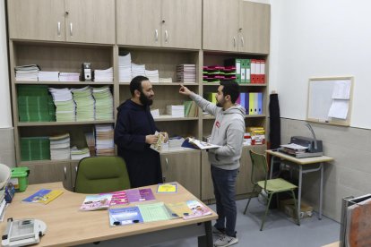 Farid Khattouti i Zakaria Riani, els gestors de l'escola ubicada al polígon Granja Vila.