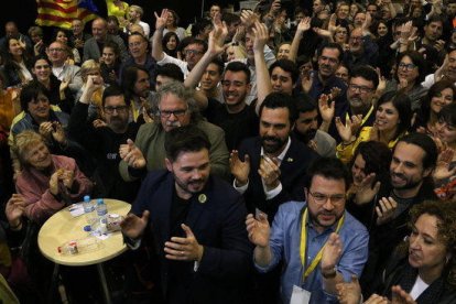 Pla general de la celebració d'ERC als resultats del 28-A amb Gabriel Rufián al capdavant.