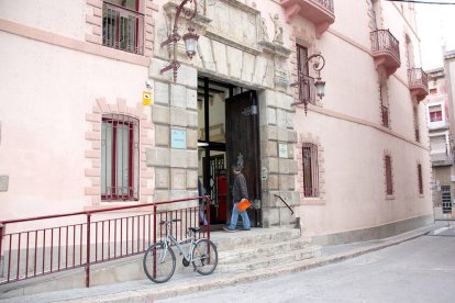 Imatge d'arxiu de la façana dels jutjats de Tortosa.