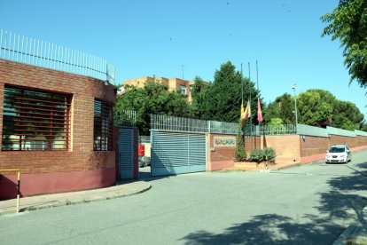 Pla general de l'entrada al Centre Penitenciari de Ponent.