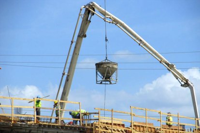 El decrecimiento de la construcción (-2,7%) y la industria (-3,9%) fueron los principales motivos.