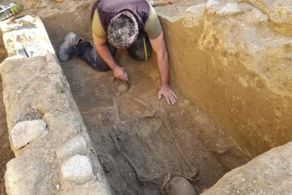 Un dels cossos que s'ha trobat a la zona dl mausuleu