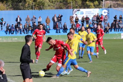 Pol Valentín en una acción del partido disputado esta mañana.