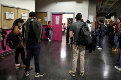 Imatge d'arxiu d'un grup d'alumnes de la Compluetense de Madrid.