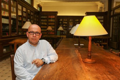 Gonzalo Boye ayer en el centro de Lectura donde presentó su último libro sobre el proceso.