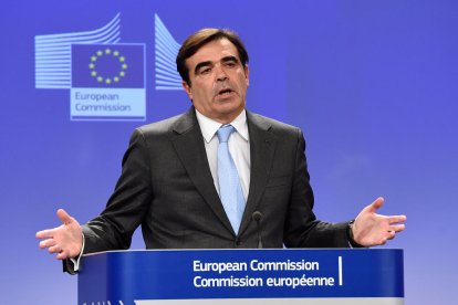 El vicepresidente de la Comisión Europea, Margaritis Schinas, durante una rueda de prensa cuando era portavoz de la CE, en Bruselas, 2014.