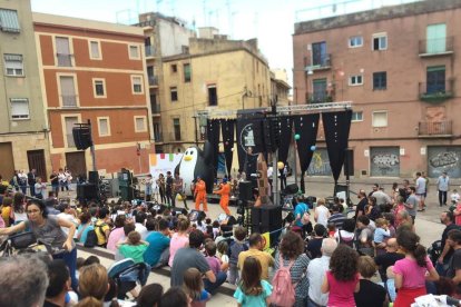 Imatge de l'espectacle a la plaça de la Pagesia.