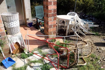 El patio de la casa del Pont de Vilomara donde ha tenido lugar el homicidio.