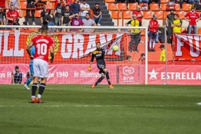 Bernabé Barragán, durante el Nàstic-Valencia Mestalla.