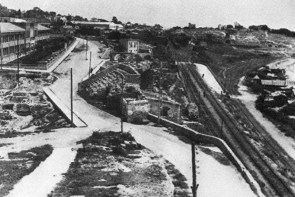 Aspecto que ofrecía el Anfiteatro y el Colegio del Miracle y Arce Ochotorena el año 1952.