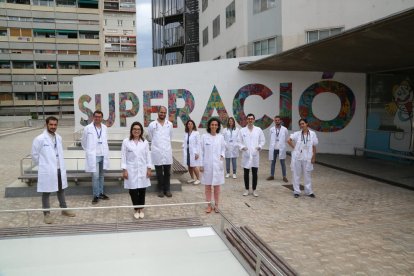 L'equip d'investigadors de Vall d'Hebron responsable d'un estudi sobre covid-19 i cefalea.