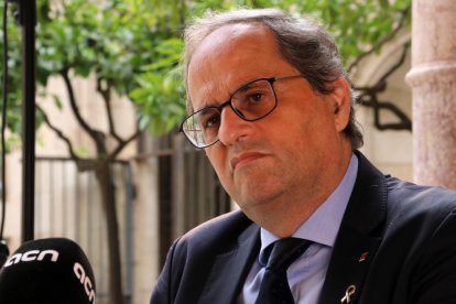 El jefe del Gobierno, Quim Torra, entrevistado por ACN en el Palau de la Generalitat.