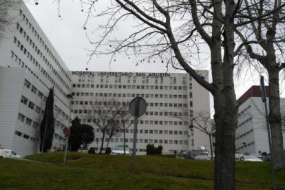 L'home, amb problemes respiratoris, ha estat traslladat a l'hospital