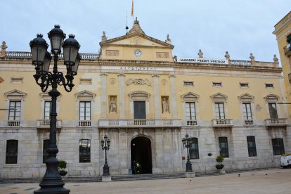 Façana de l'Ajuntament de Tarragona.