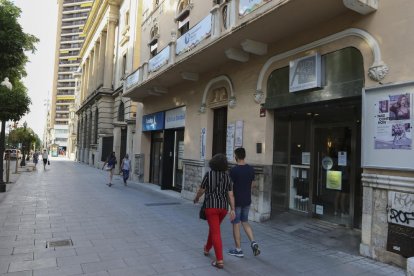 El sector de la perruqueria reclama de fa temps que li apliquin l'IVA reduït del 10 per cent.