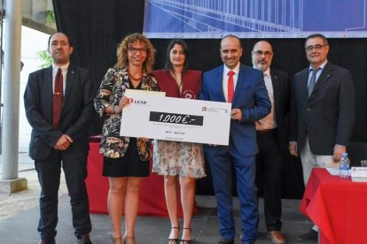 Amanda Gómez, premio Lear 2019 en el mejor expediente académico femenino del ETSE.