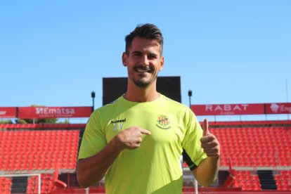 Joan Oriol, con la camiseta del Nàstic.