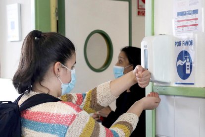 Las mascarillas serán obligatorias en los centros de trabajo.