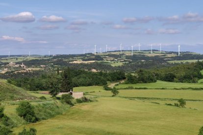 Parc eòlic al nord de la Conca de Barberà. Autoria: Impuls Comunicació.