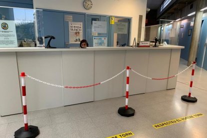 Cadenas colocadas en un centro de atención primaria de la Conca de Barberà.