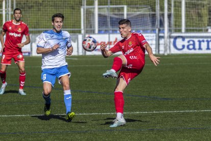 Javi Bonilla, durant un moment del Prat-Nàstic disputat aquest diumenge (1-1).