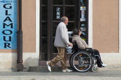 La primera fase del projecte cobrirà les persones que hagin estat valorades amb un grau III de dependència.