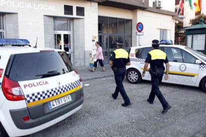 Els agents van identificar a tots els participants, que van ser denunciats