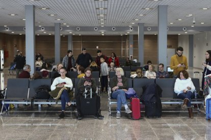 Una imatge d'arxiu de viatgers a la terminal reusenca.