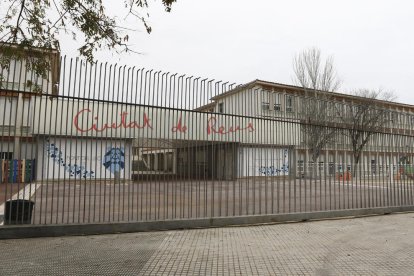 L'escola fa 13 anys que està en barracons i ara passarà a compartir edifici amb la Ciutat de Reus.