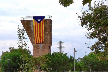 Imatge d'una bandera estelada a Cambrils.