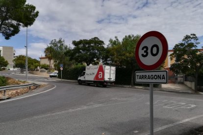 Imagen de una de las señalizaciones que el Ayuntamiento está colocando progresivamente en la ciudad.