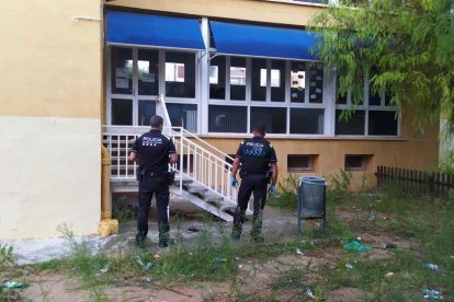 Los agentes se han trasladado a la antigua sede de la Biblioteca.